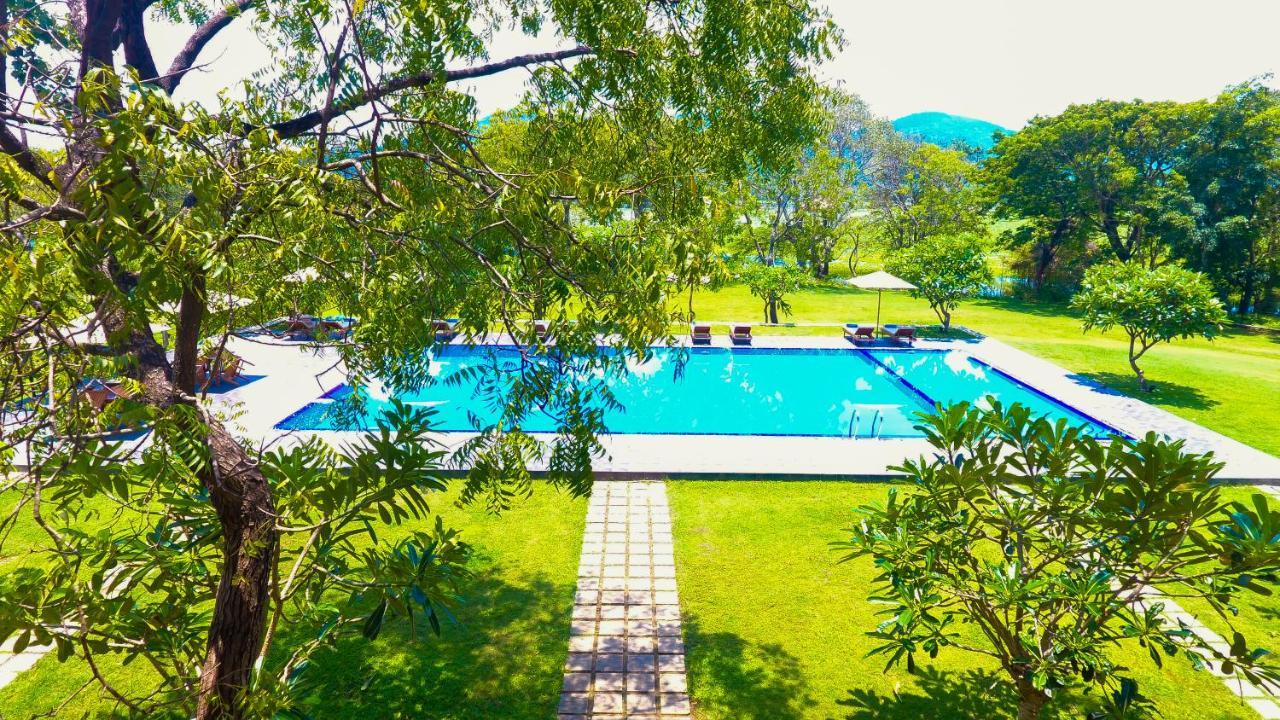 Grand Tamarind Lake Kataragama Eksteriør bilde