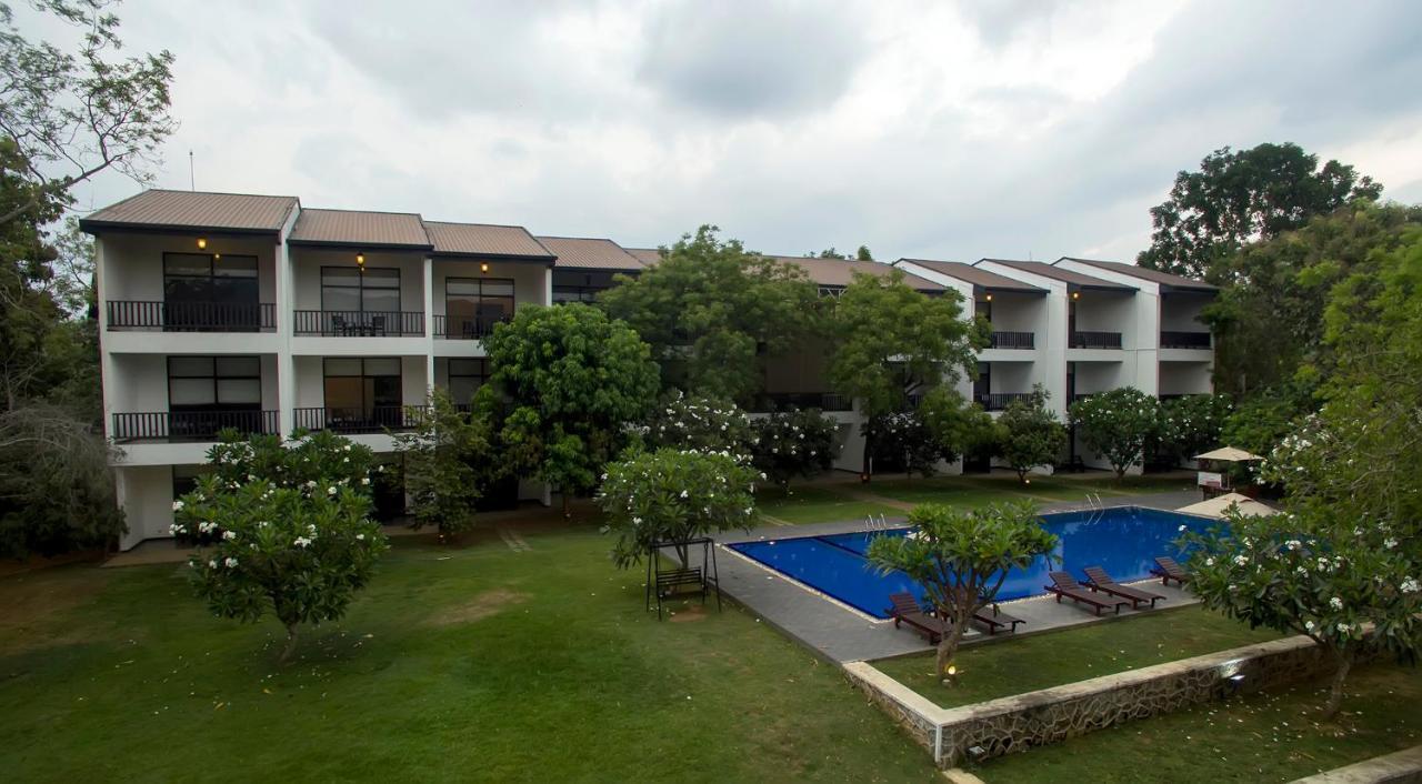 Grand Tamarind Lake Kataragama Eksteriør bilde