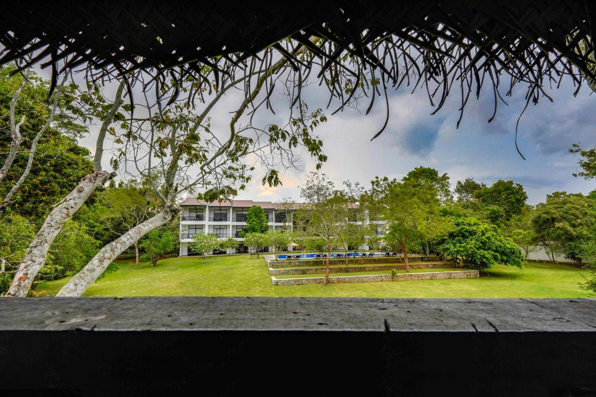 Grand Tamarind Lake Kataragama Eksteriør bilde